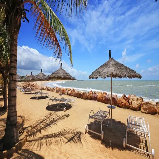 Plage et paillotes à Dakar