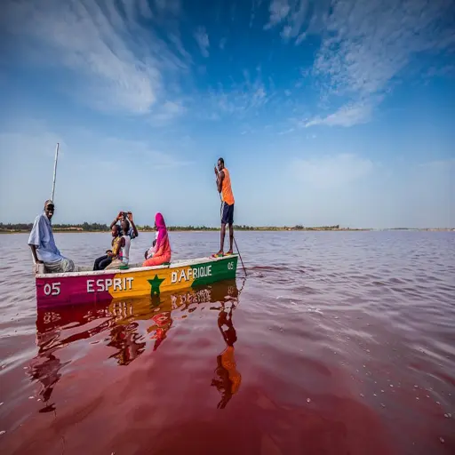 Balade en pirogue sur le Lac Rose