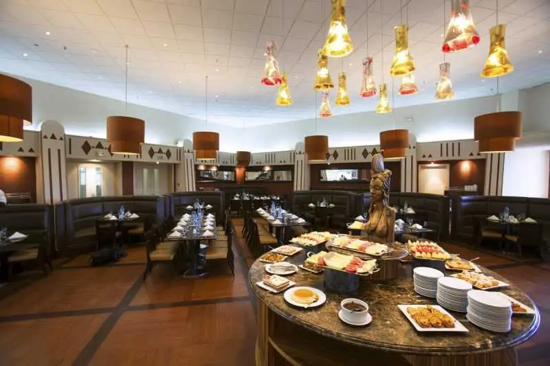 King Fahd Place : restaurant
