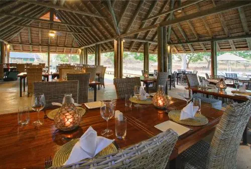 Fathala wildlife reserve : restaurant