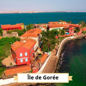 Île de Gorée : maisons colorées vues du ciel