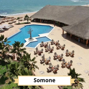 Somone : piscine et terrasse d'un hôtel