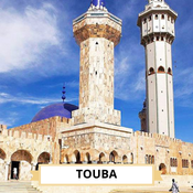 Touba : minarets de la grande mosquée