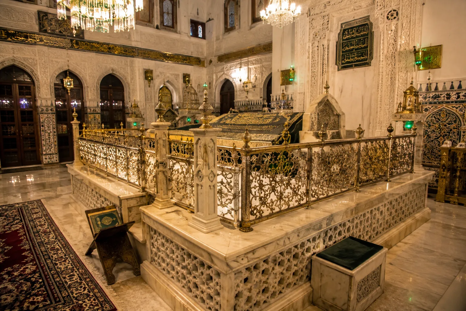 Fès : intérieur d'un mausolée