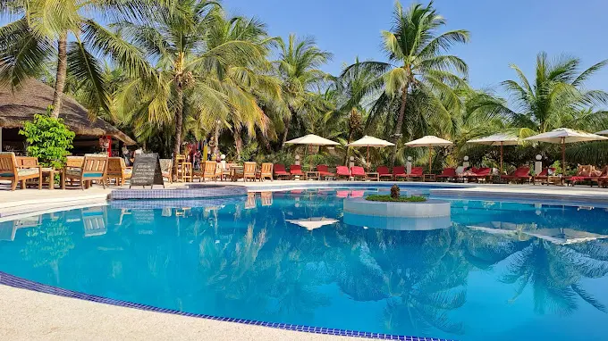 Piscine et bien-être à l'Hibiscus Hotel