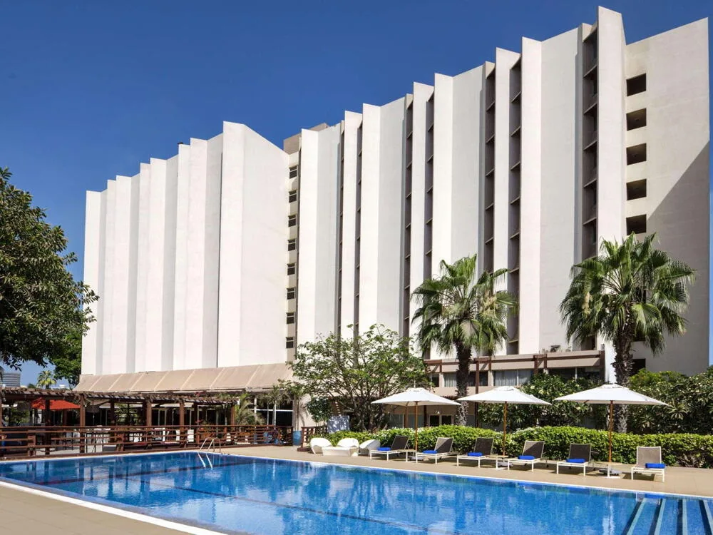 ibis Styles Dakar : Piscine et bien-être