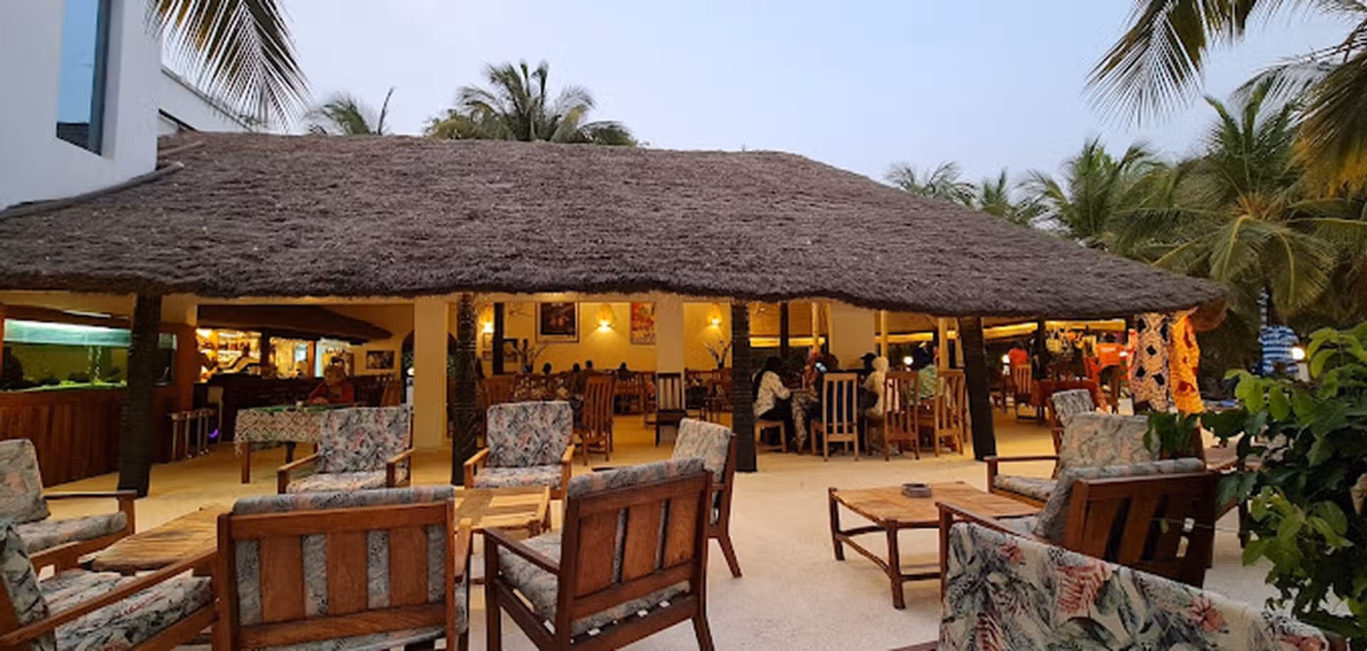 Restaurant et saveurs locales de l'Hibiscus Hotel