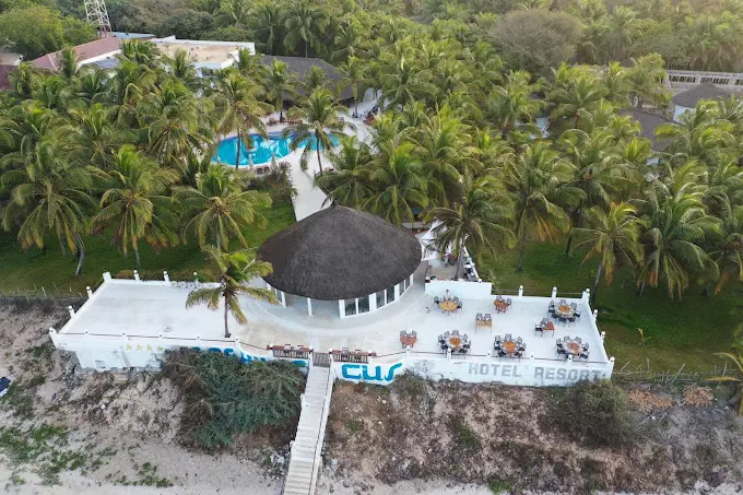 Vue extérieure de l'Hibiscus Hotel